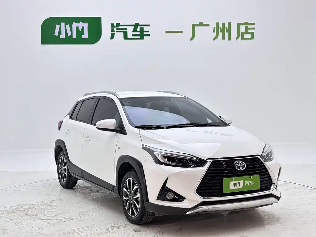 Toyota Yaris L — фото 2