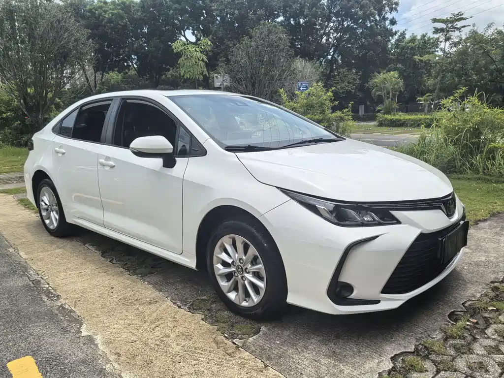 Toyota Corolla — фото 3