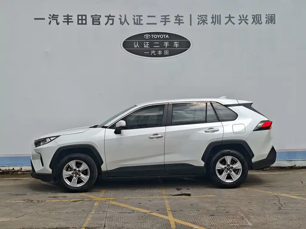 Toyota RAV4 — фото 3