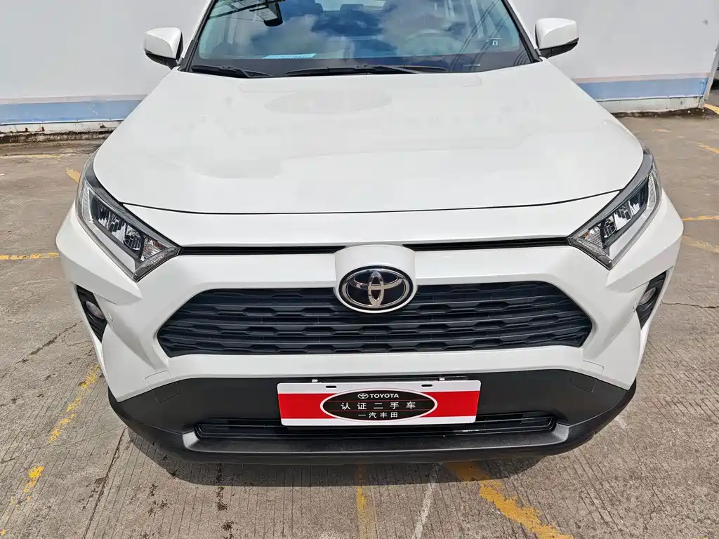 Toyota RAV4 — фото 4