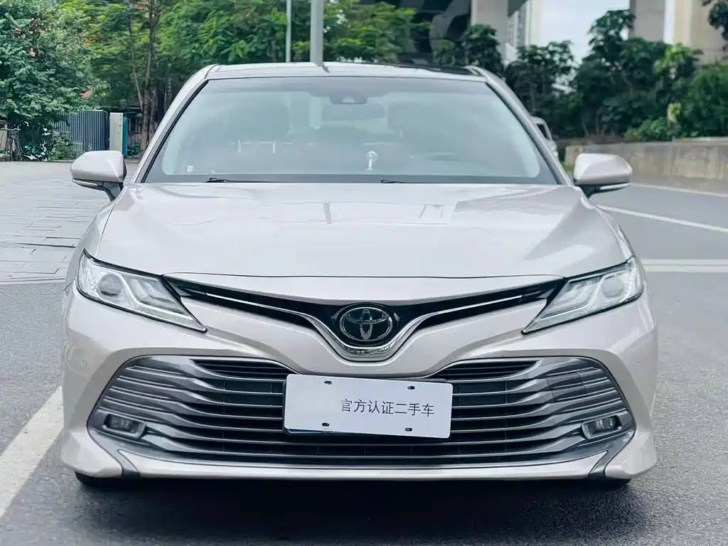 Toyota Camry — фото 3