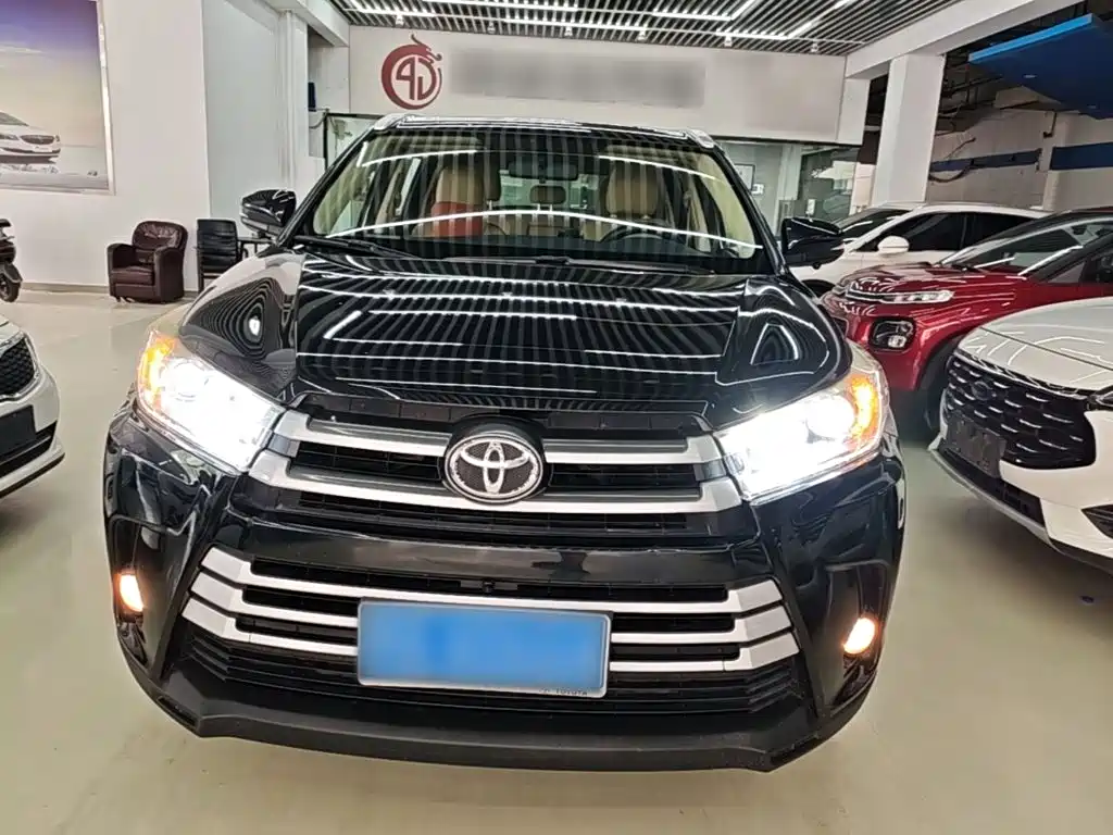 Toyota Highlander — фото 3