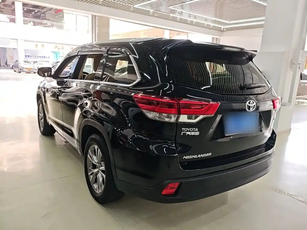 Toyota Highlander — фото 5