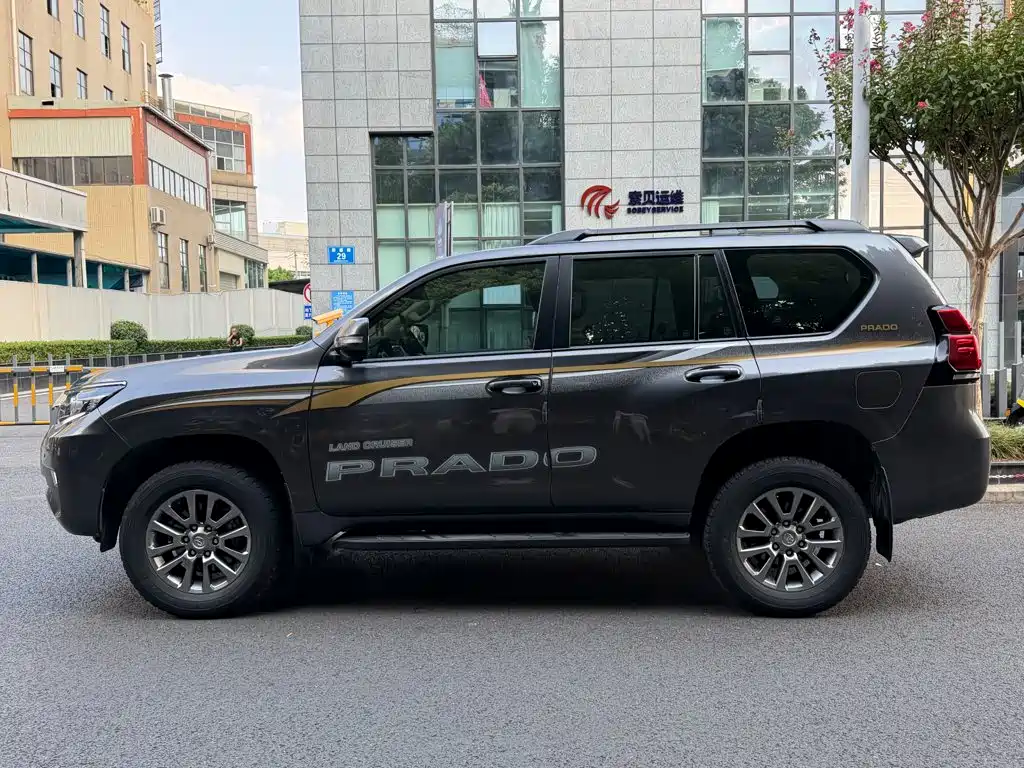 Toyota Prado (Import) — фото 3