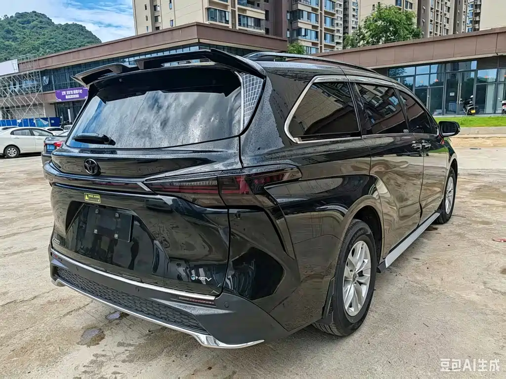 Toyota Granvia — фото 7