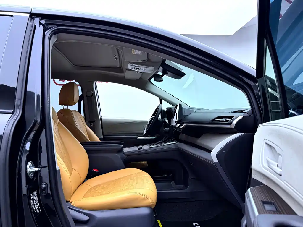 Toyota Sienna — фото 15