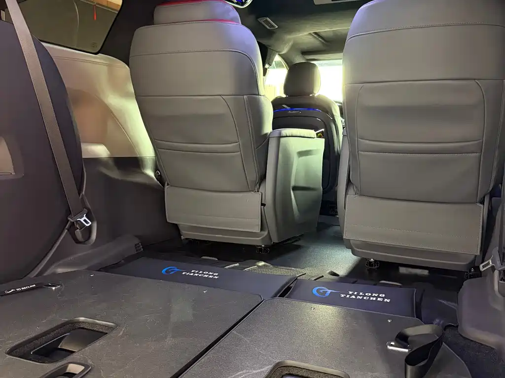 Toyota Sienna — фото 15