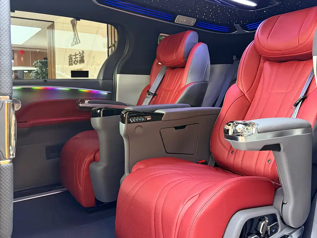 Toyota Sienna — фото 10