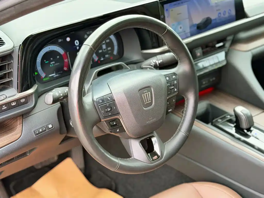 Toyota Crown (Import) — фото 9