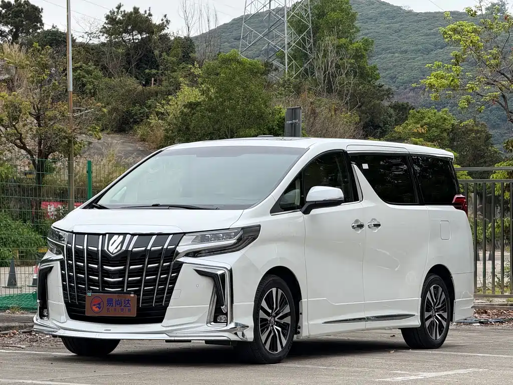 Toyota Alphard — фото 2