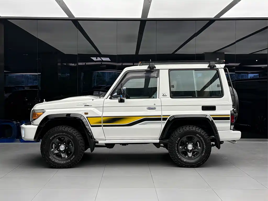 Toyota Land Cruiser — фото 3