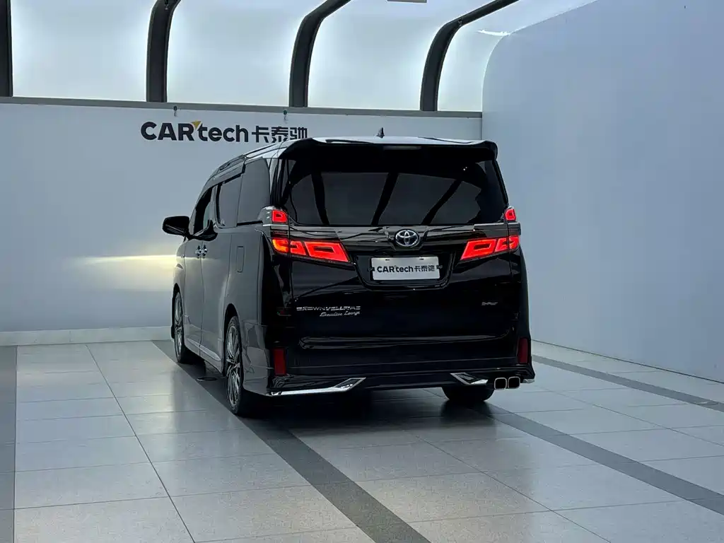 Toyota Vellfire — фото 5