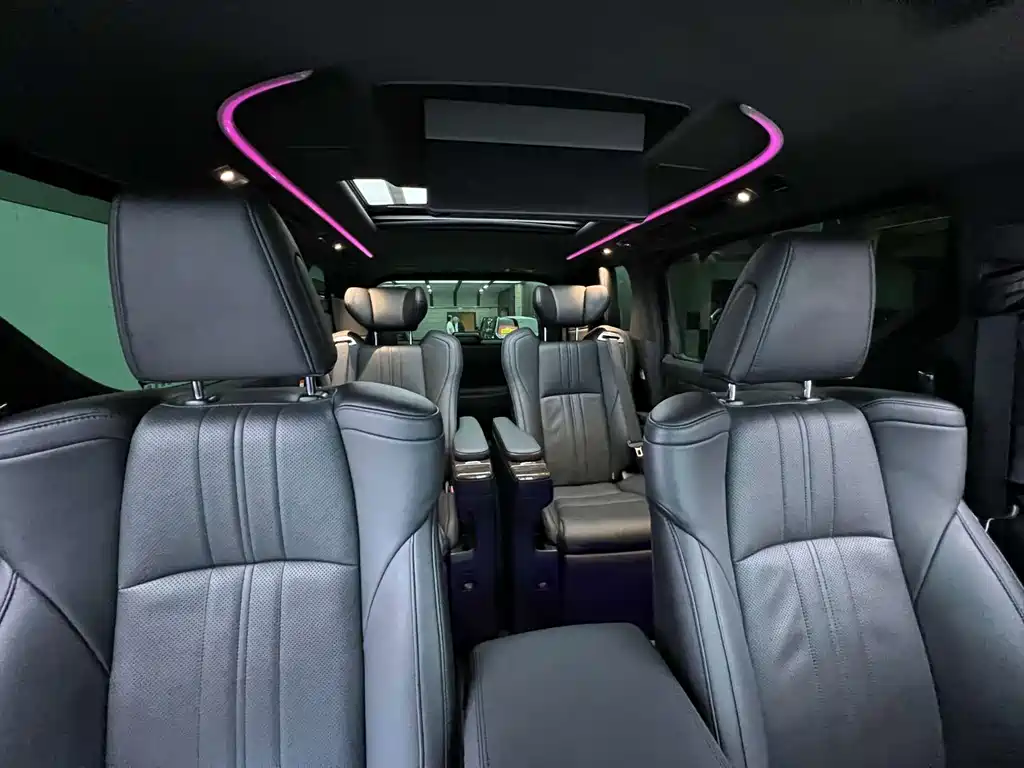 Toyota Vellfire — фото 7