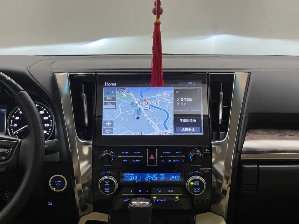Toyota Alphard — фото 23