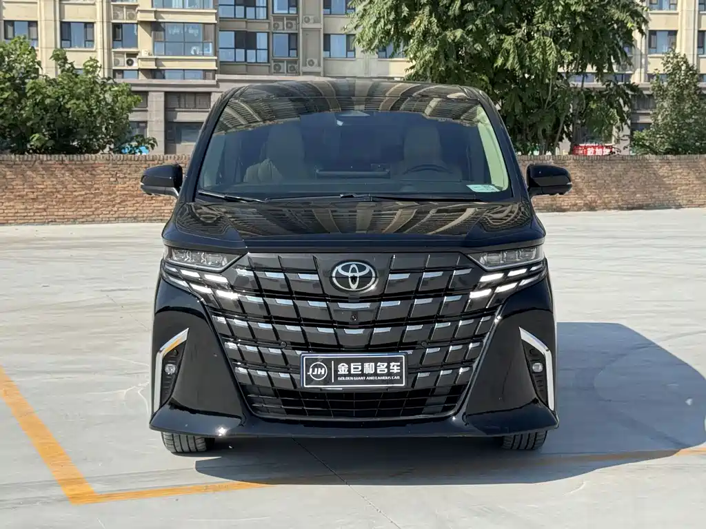 Toyota Alphard — фото 2