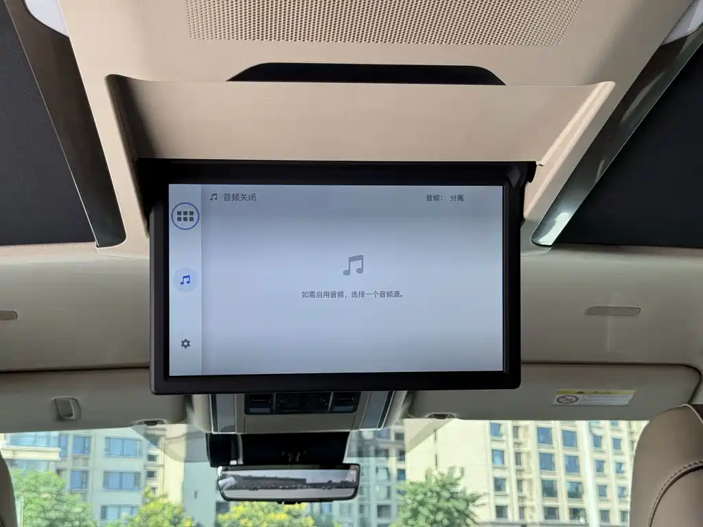 Toyota Alphard — фото 10