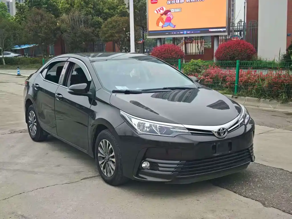 Toyota Corolla — фото 3