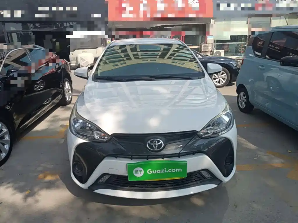 Toyota Yaris L — фото 3