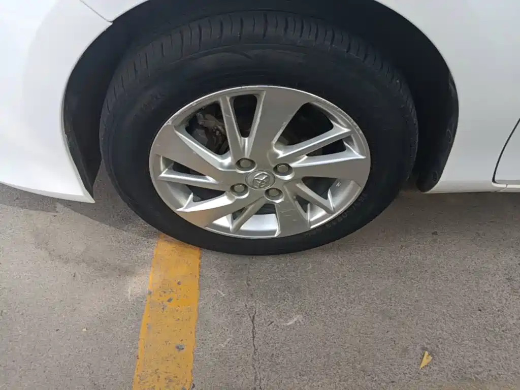 Toyota Yaris L — фото 23
