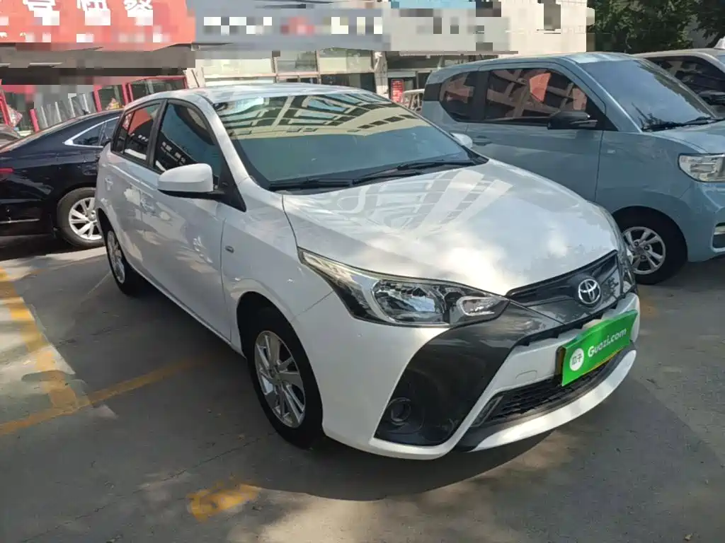 Toyota Yaris L — фото 4