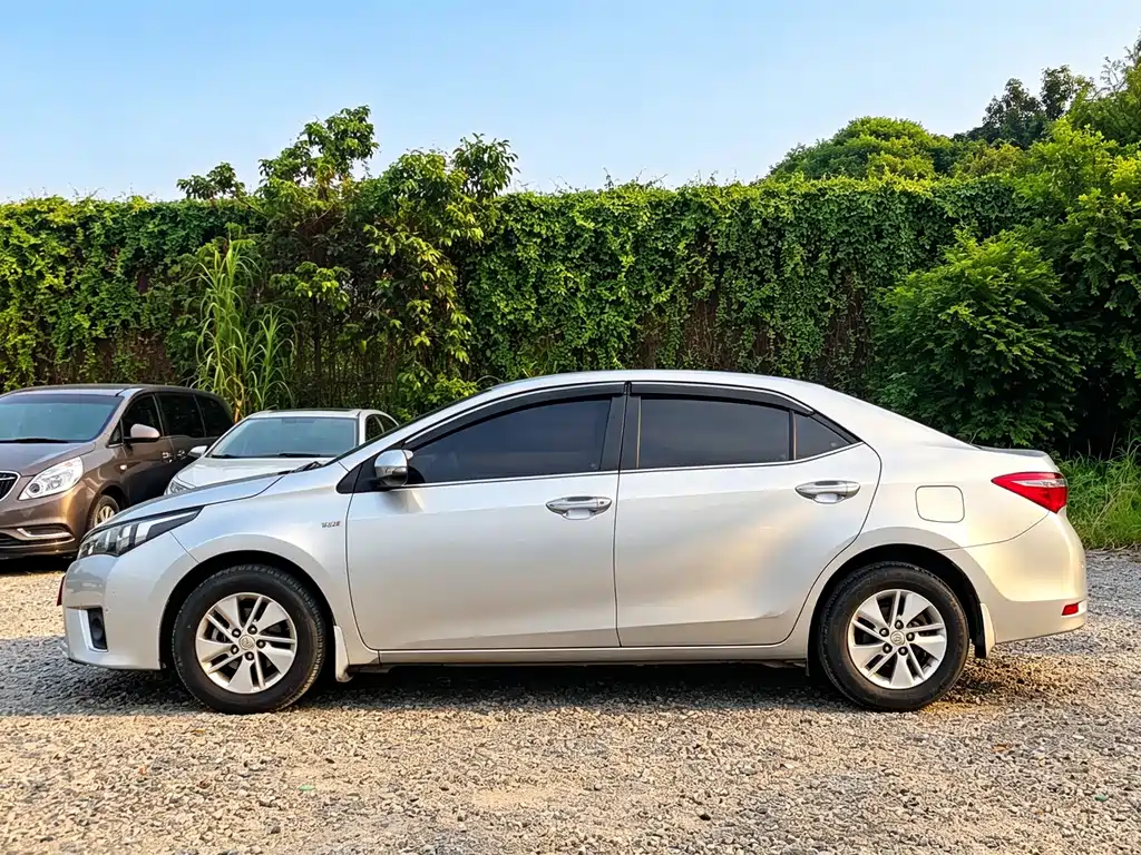 Toyota Corolla — фото 4