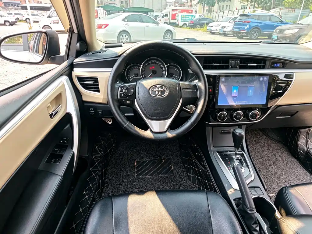 Toyota Corolla — фото 9