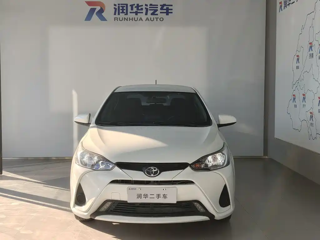 Toyota Yaris L — фото 2