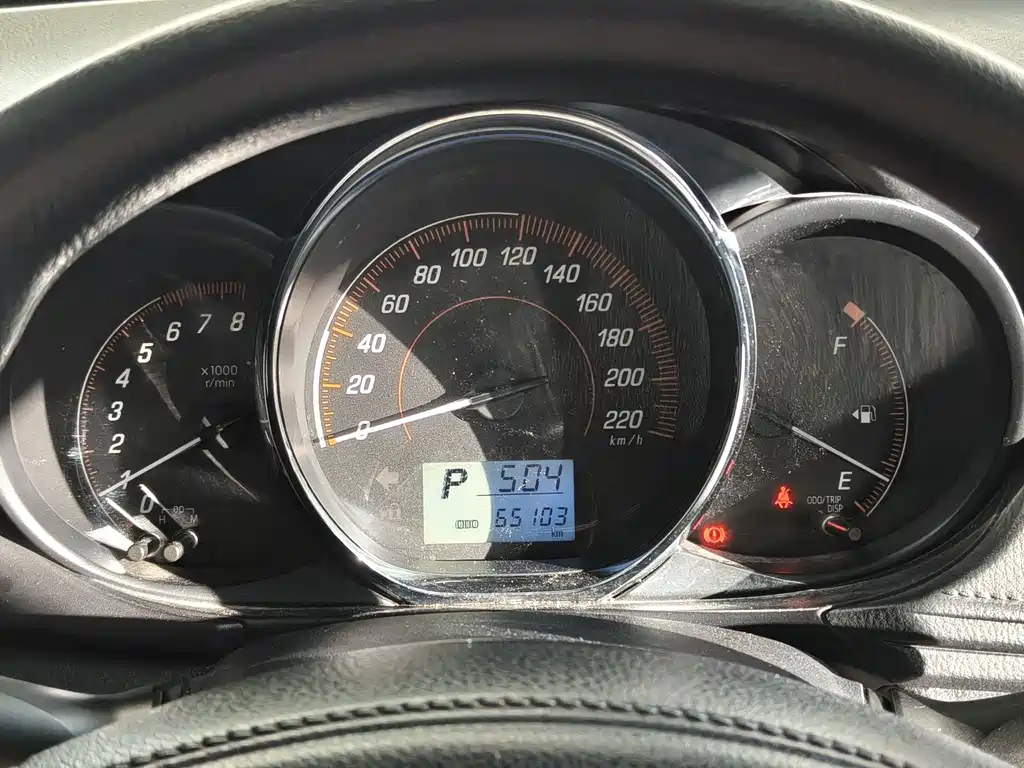 Toyota Yaris L — фото 9