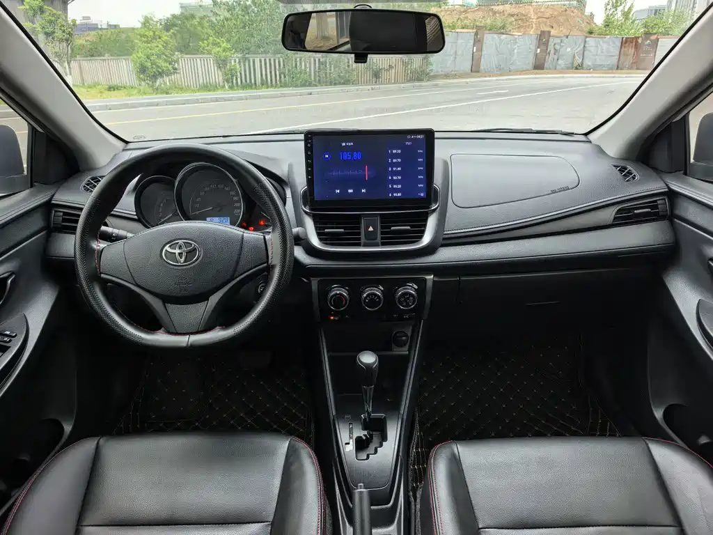 Toyota Yaris L — фото 6