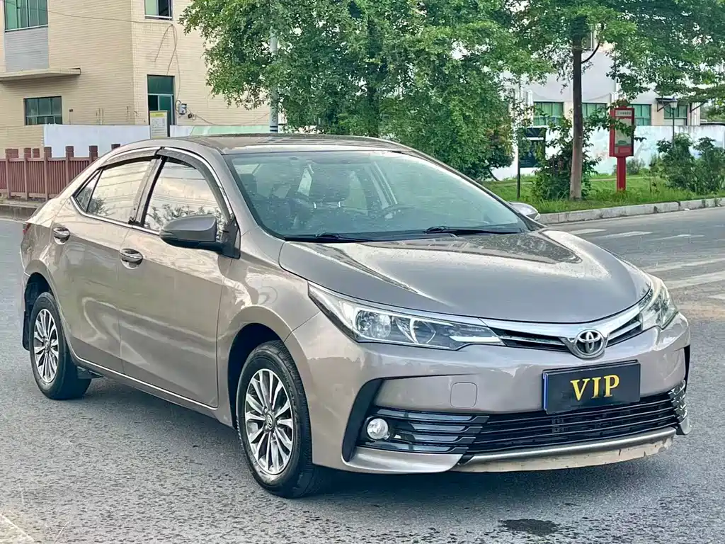 Toyota Corolla — фото 3