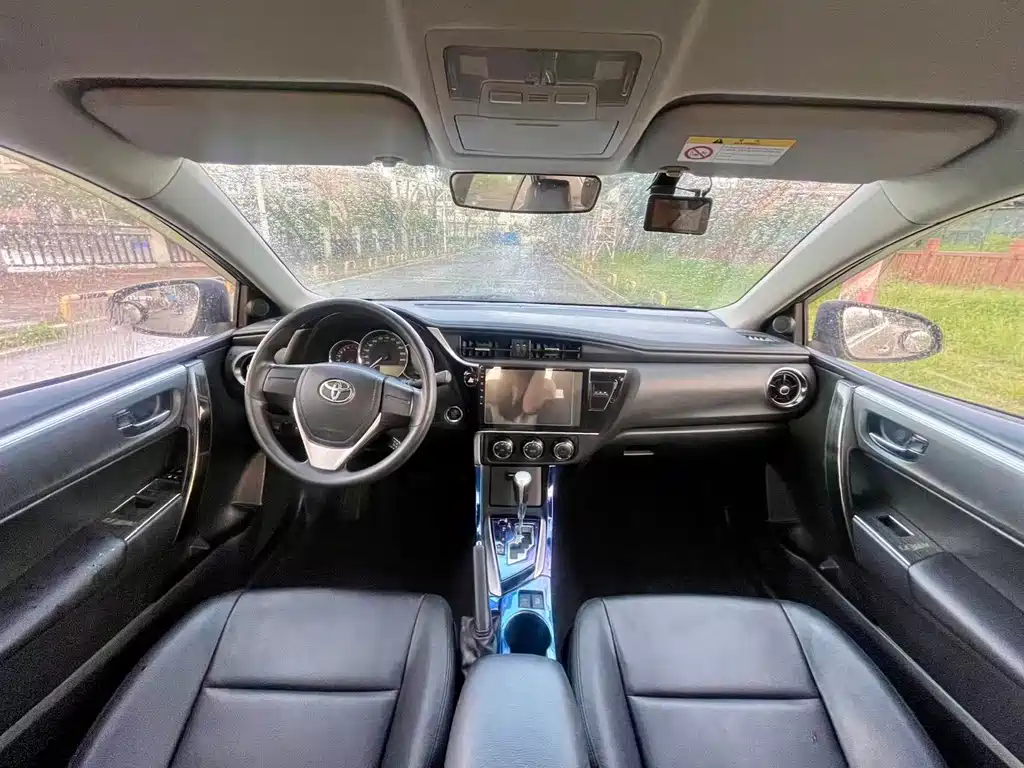 Toyota Corolla — фото 4