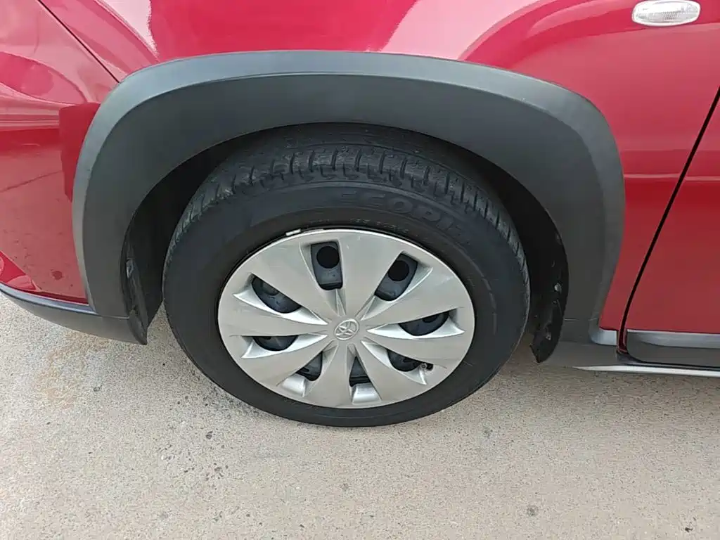 Toyota Yaris L — фото 23