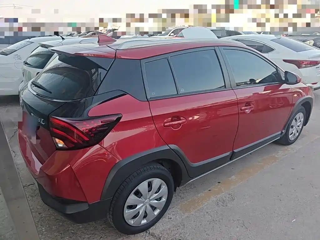 Toyota Yaris L — фото 7