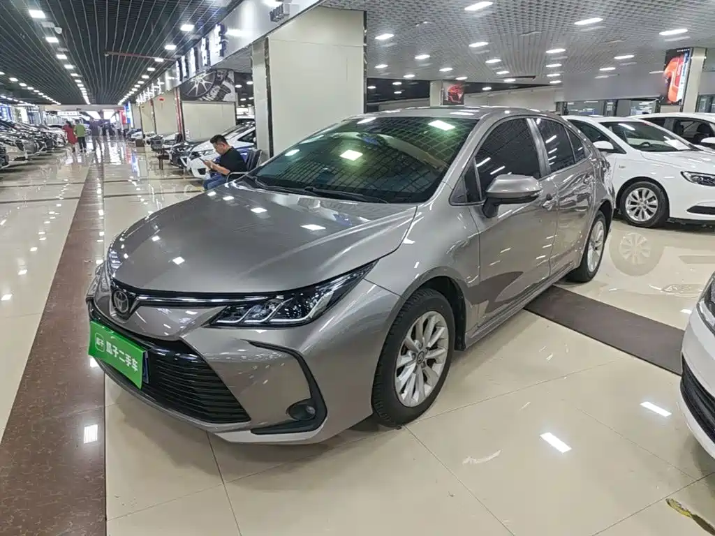 Toyota Corolla — фото 2
