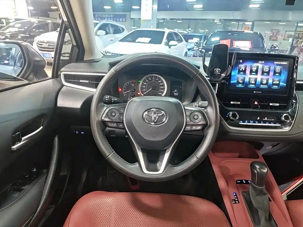 Toyota Corolla — фото 11