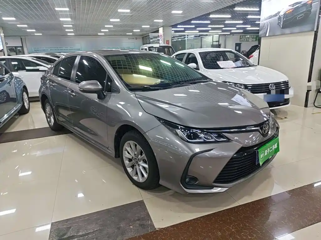 Toyota Corolla — фото 4