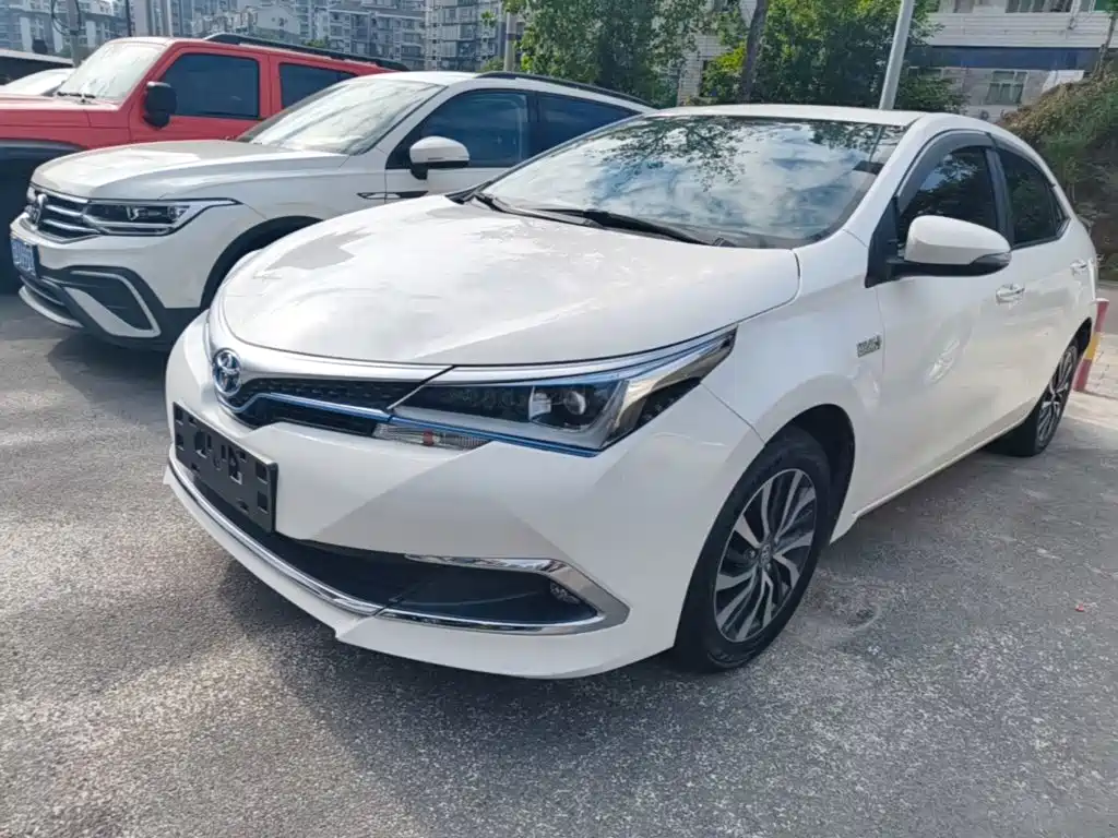 Toyota Corolla Hybrid — фото 2