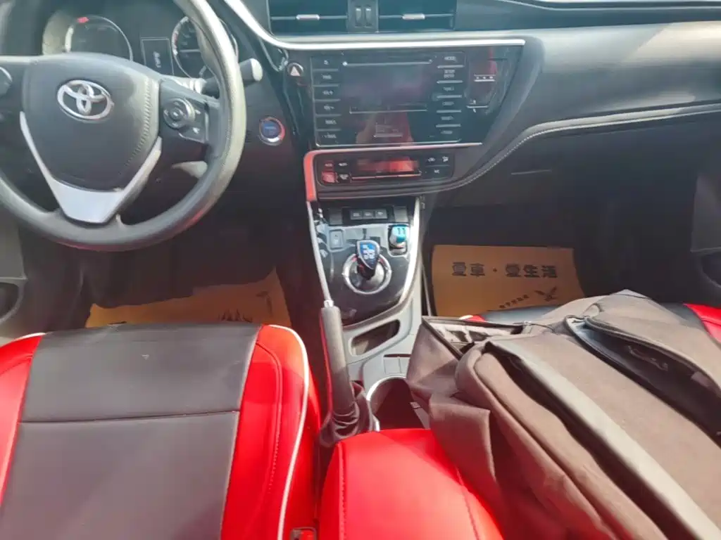 Toyota Corolla Hybrid — фото 14