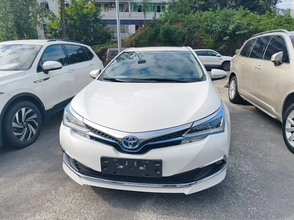 Toyota Corolla Hybrid — фото 3