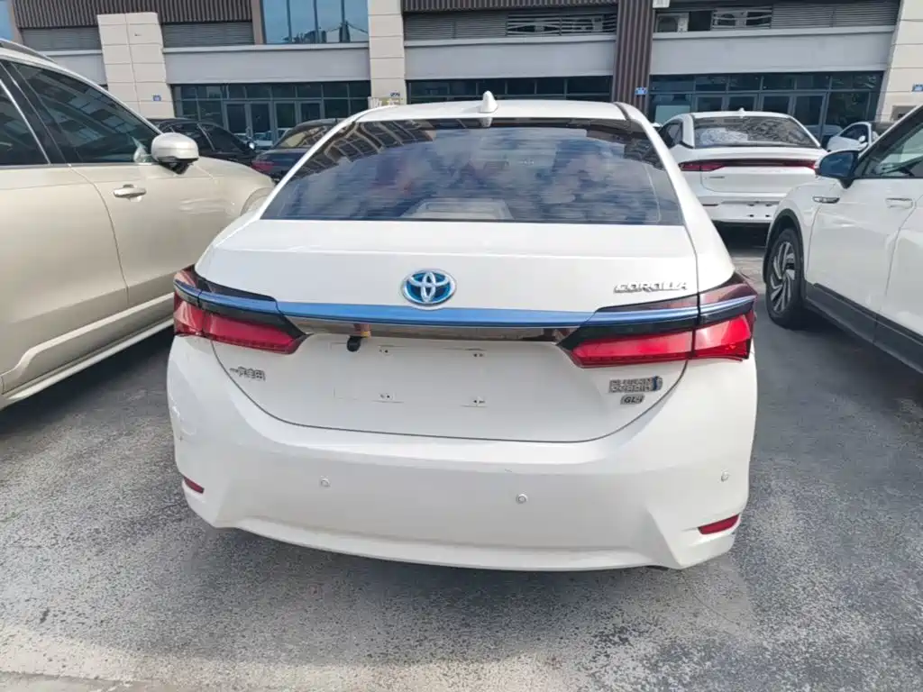 Toyota Corolla Hybrid — фото 6