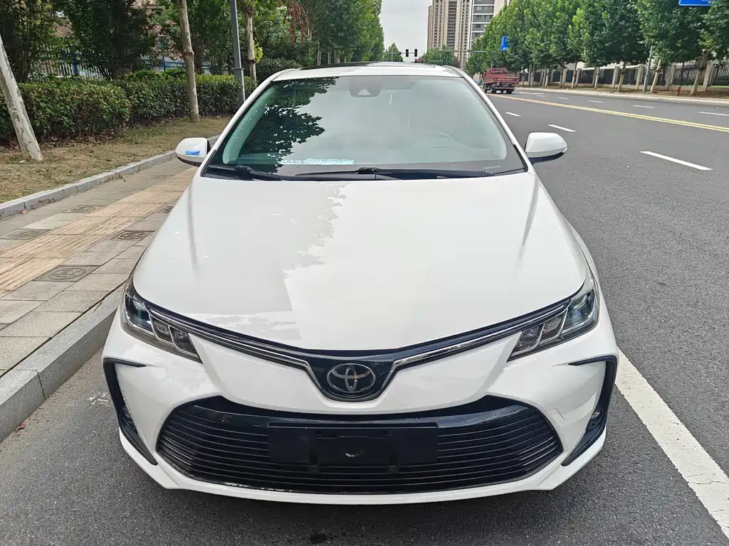 Toyota Corolla — фото 2