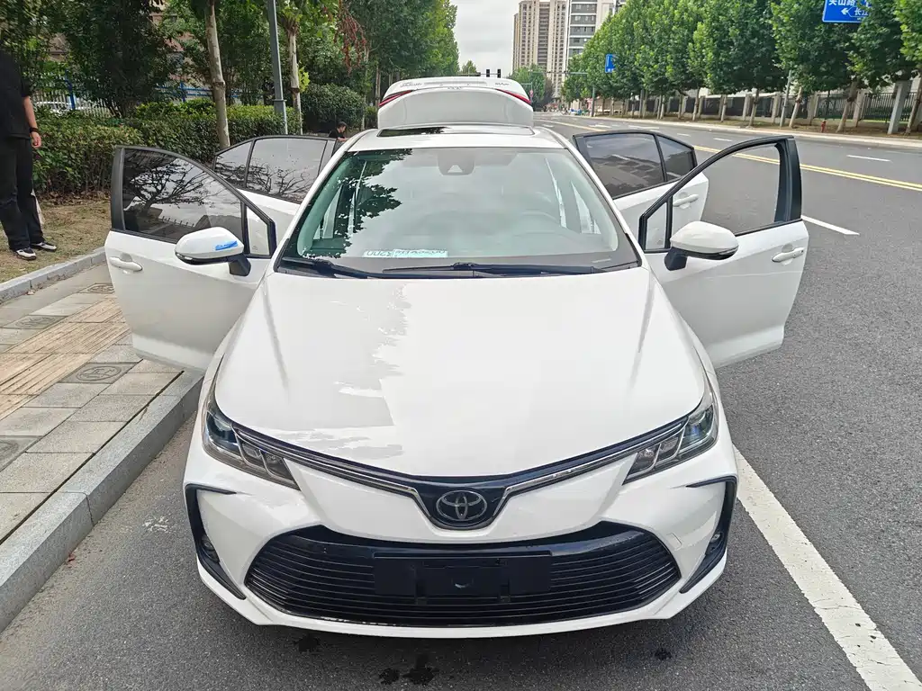 Toyota Corolla — фото 15