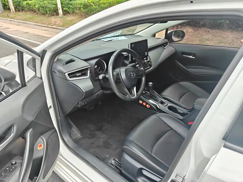 Toyota Corolla — фото 10