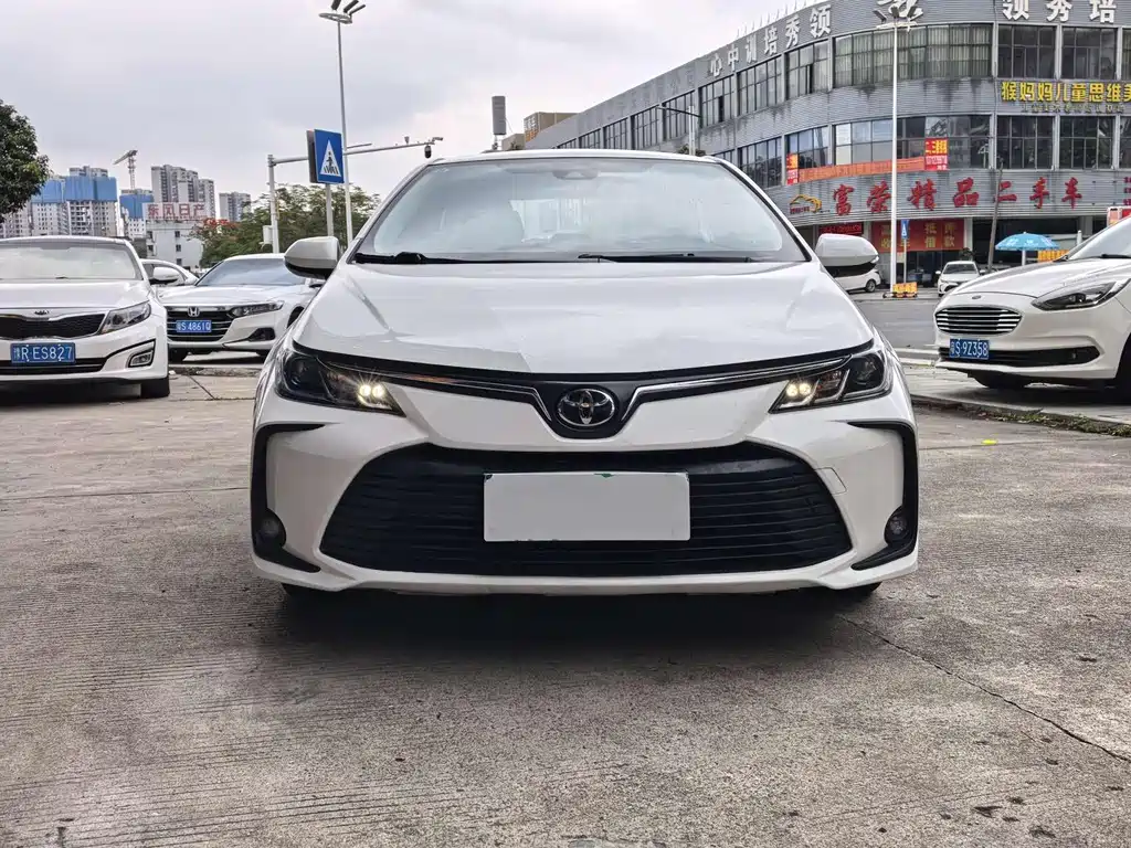 Toyota Corolla — фото 2
