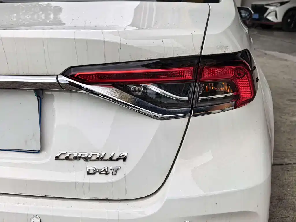 Toyota Corolla — фото 17