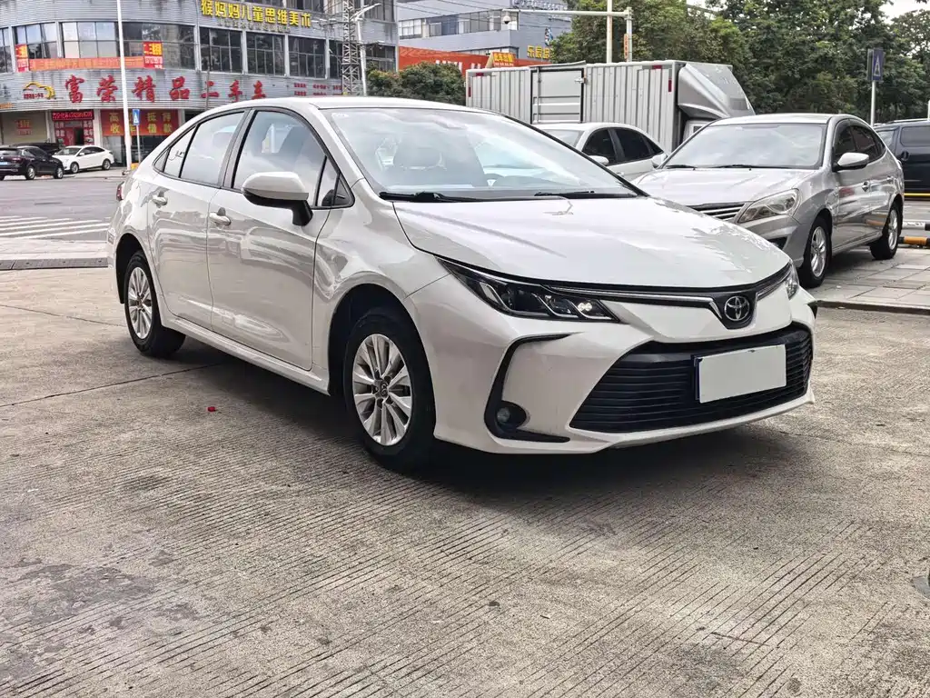 Toyota Corolla — фото 3