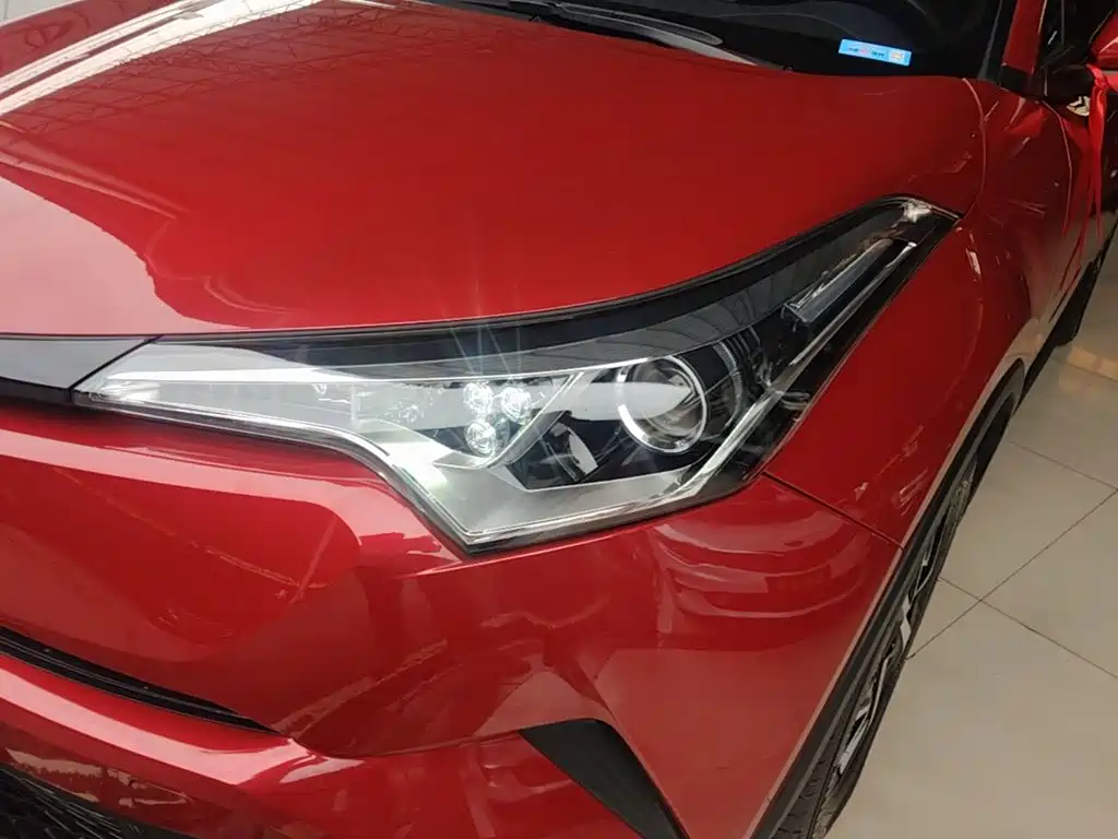 Toyota C-HR — фото 24
