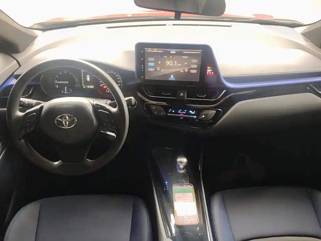 Toyota C-HR — фото 10