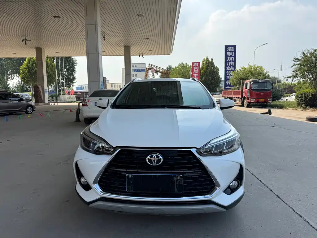 Toyota Yaris L — фото 2