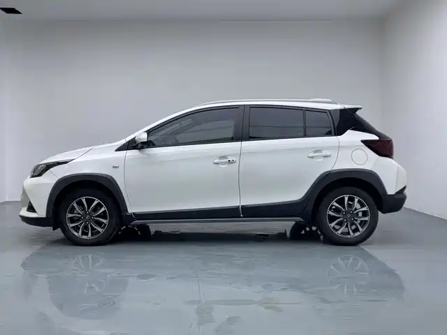 Toyota Yaris L — фото 7